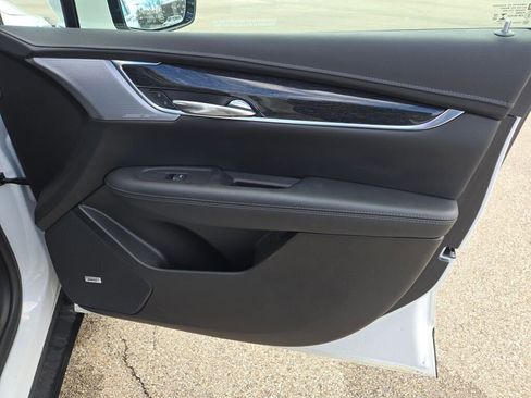 Used 2021 Cadillac XT5 Premium Luxury image 6