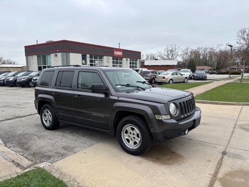 Used 2015 Jeep Patriot Sport image 19