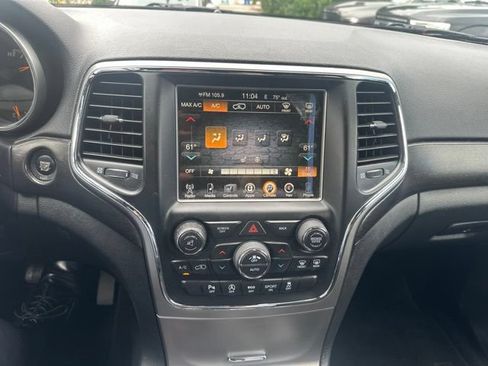 Used 2017 Jeep Grand Cherokee Altitude AWD/4WD image 17