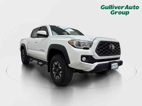 Used 2020 Toyota Tacoma TRD Off-Road AWD/4WD image 13