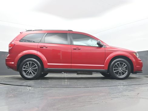Used 2018 Dodge Journey SE w/ Blacktop Package FWD image 29