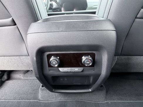 New 2026 Chevrolet Traverse LT FWD image 28