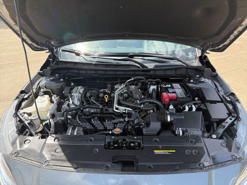 Used 2025 Nissan Altima 2.5 SV FWD image 33