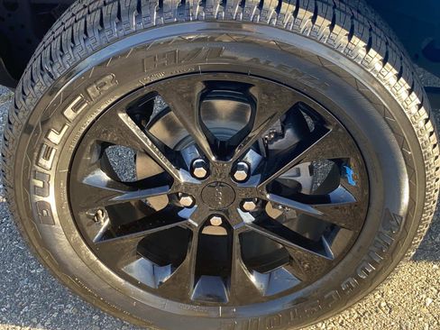 Used 2022 Jeep Wrangler Unlimited Sahara w/ Cold Weather Group image 28