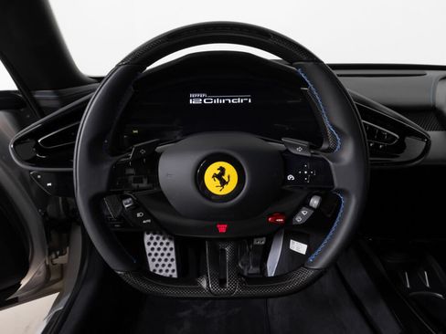 Used 2025 Ferrari 12Cilindri RWD image 32