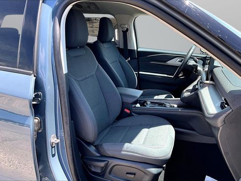 Used 2025 Ford Explorer Active AWD/4WD image 7