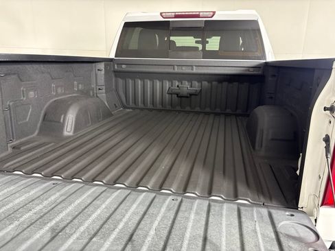 Used 2021 Chevrolet Silverado 1500 LT Trail Boss w/ Convenience Package II AWD/4WD image 20