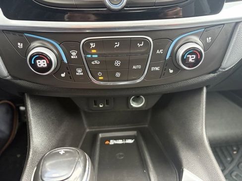 Used 2018 Chevrolet Traverse Premier image 31