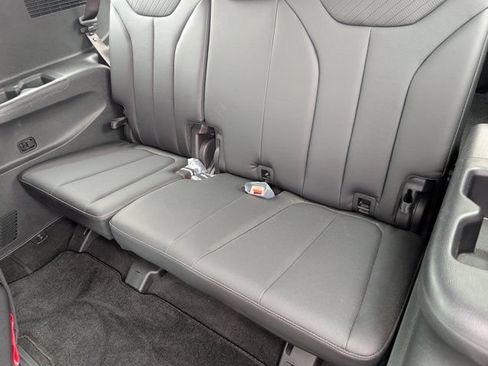 Used 2024 Hyundai Palisade SEL FWD image 32