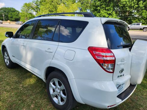 Used 2011 Toyota RAV4 Limited image 5