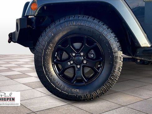 Used 2018 Jeep Wrangler Unlimited Sport image 9