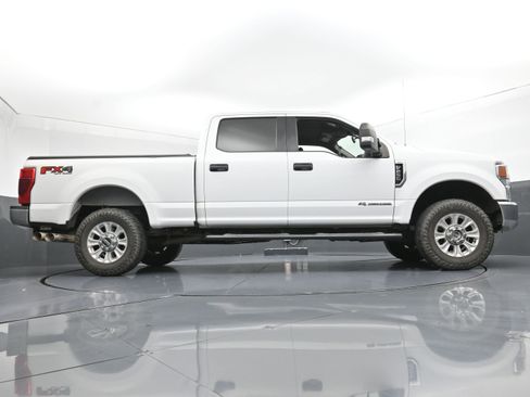 Used 2021 Ford F250 XLT w/ FX4 Off-Road Package image 29