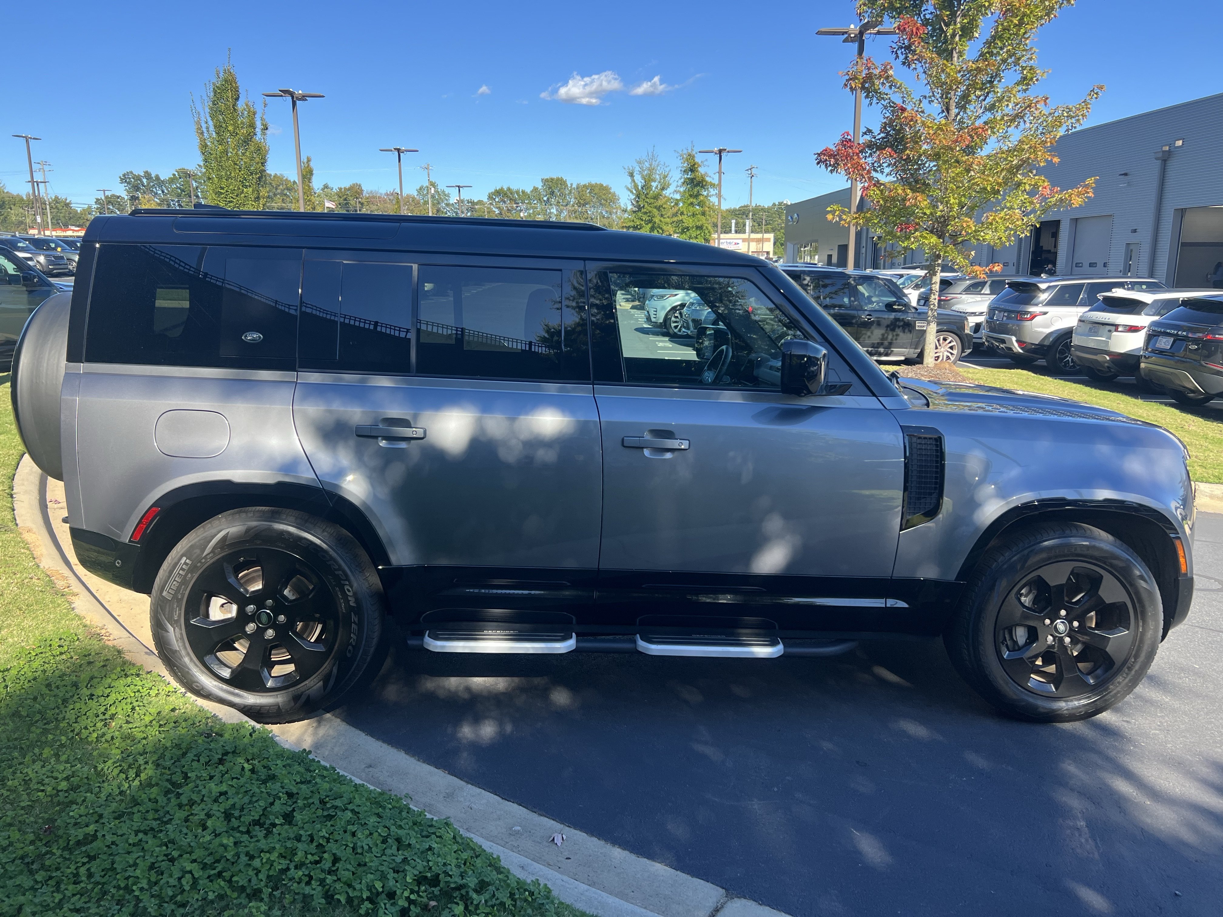 Certified 2024 Land Rover Defender 110 X-Dynamic SE AWD/4WD image 8