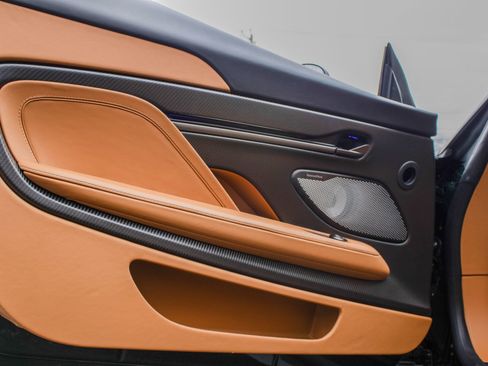 Used 2025 Aston Martin Vanquish RWD image 23