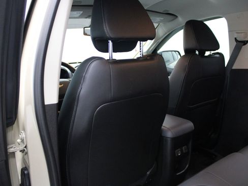 Used 2022 Chevrolet Colorado Z71 image 18