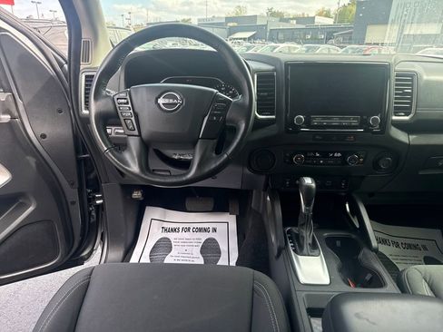Used 2024 Nissan Frontier SV w/ SV Convenience Package image 14
