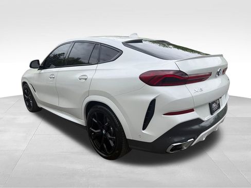 Used 2021 BMW X6 xDrive40i w/ M Sport Package AWD/4WD image 4