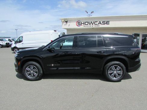 Used 2025 Chevrolet Traverse LT FWD image 10