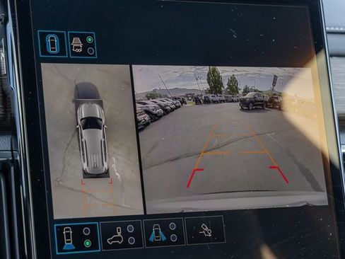 Used 2025 GMC Acadia Denali w/ LPO, Floor Liner Package image 10