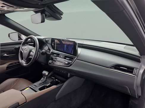 Certified 2024 Lexus ES 350 Ultra Luxury w/ Accessory Package (Z2) image 30