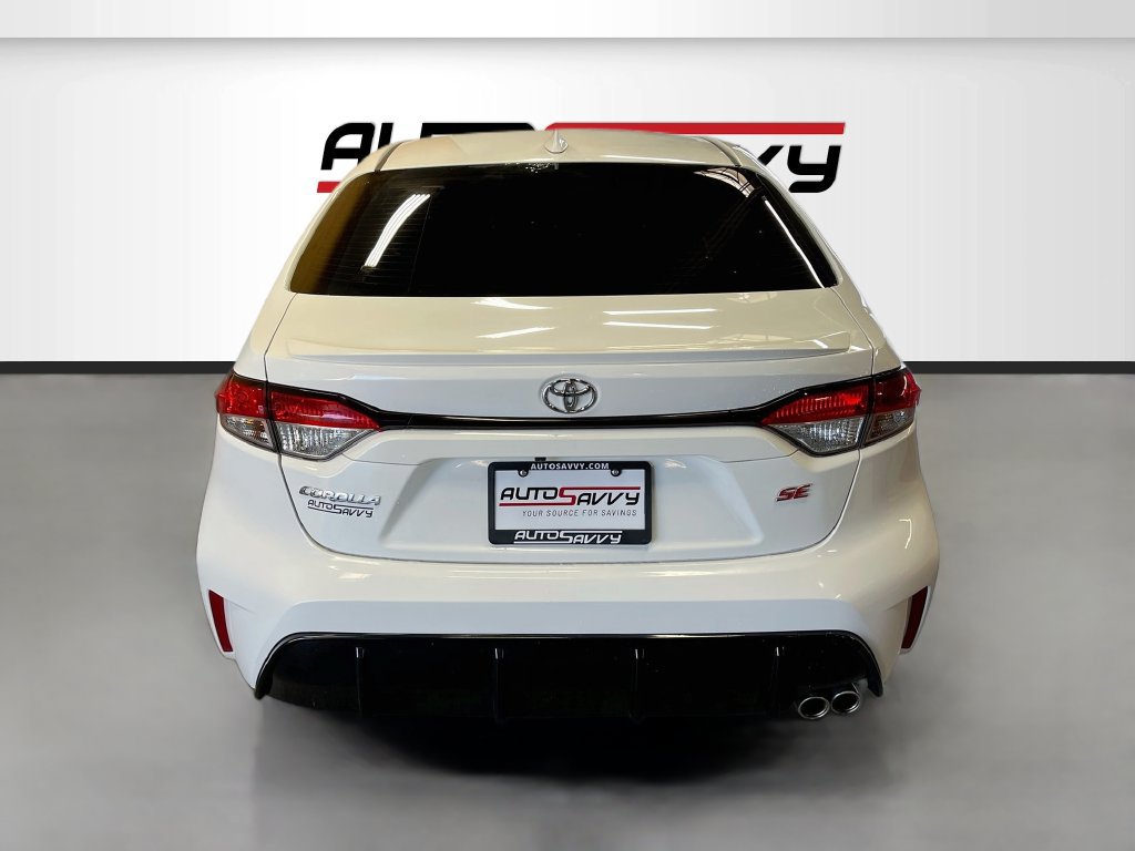 Used 2024 Toyota Corolla SE w/ SE Premium Package FWD image 6