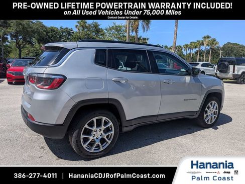 Used 2022 Jeep Compass Latitude w/ Sun and Sound Group AWD/4WD image 3