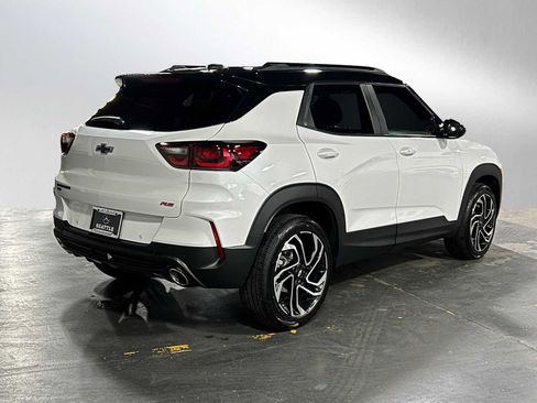 Used 2024 Chevrolet TrailBlazer RS w/ Convenience Package image 3