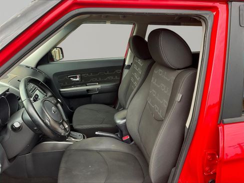 Used 2013 Kia Soul + w/ Audio Pkg FWD image 20