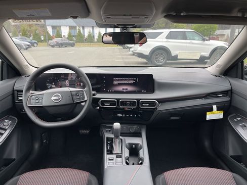 New 2026 Nissan Sentra SR w/ Floor Mat Package FWD image 6
