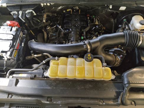 Used 2021 Ford Expedition XLT RWD image 30