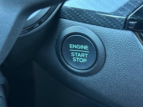 Used 2025 Ford Escape ST-Line AWD/4WD image 25