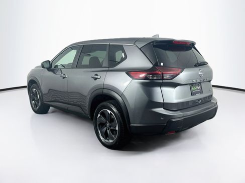 Used 2025 Nissan Rogue SV AWD/4WD image 5