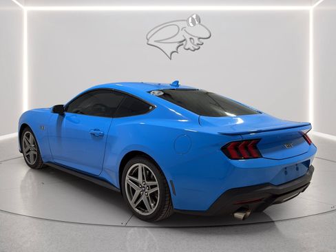 Used 2024 Ford Mustang GT RWD image 3