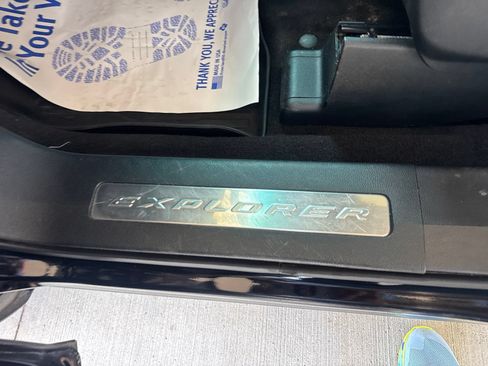 Used 2018 Ford Explorer Limited w/ Equipment Group 301A AWD/4WD image 26