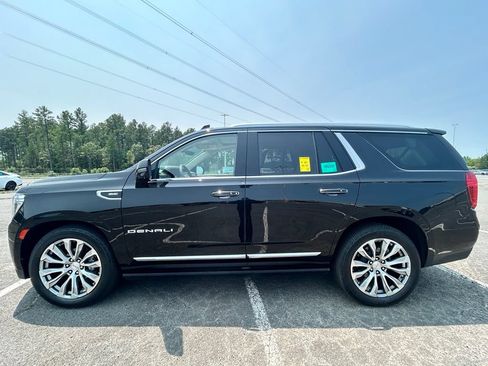 Used 2021 GMC Yukon Denali w/ Denali Ultimate Package AWD/4WD image 5