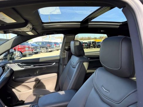 Certified 2025 Cadillac XT5 Premium Luxury w/ Technology Package image 12