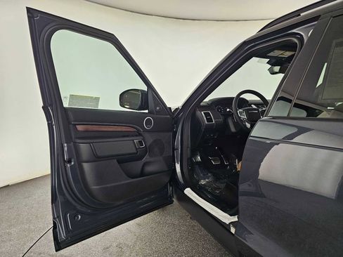 New 2025 Land Rover Discovery Dynamic SE image 21