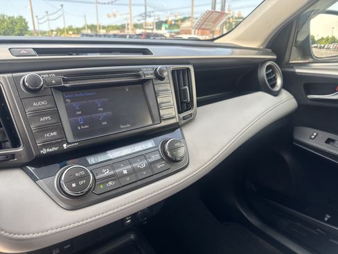 Used 2014 Toyota RAV4 XLE AWD/4WD image 22