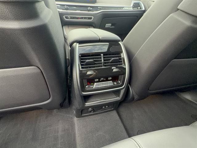 Used 2024 BMW X5 xDrive50e w/ M Sport Package AWD/4WD image 29