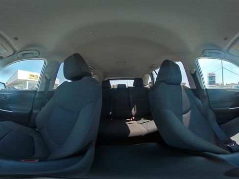 Used 2025 Toyota RAV4 LE image 41