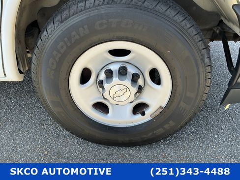 Used 2019 Chevrolet Express 2500 w/ Safety Package RWD image 9