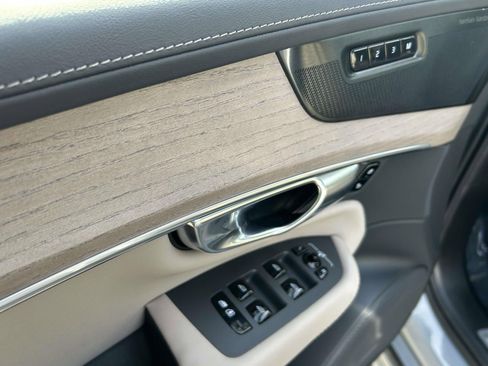 Certified 2025 Volvo XC90 B6 Plus AWD/4WD image 21