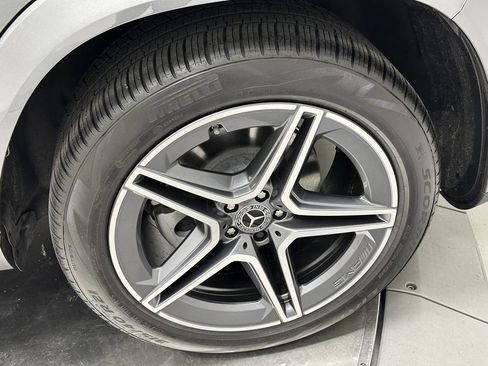Certified 2025 Mercedes-Benz GLS 450 4MATIC image 24