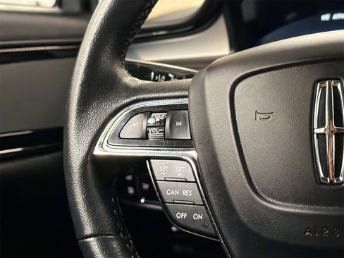 Certified 2023 Lincoln Nautilus AWD image 23