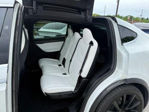 Used 2017 Tesla Model X 100D AWD/4WD image 4