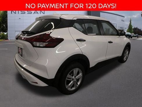 New 2025 Nissan Kicks Play S image 2