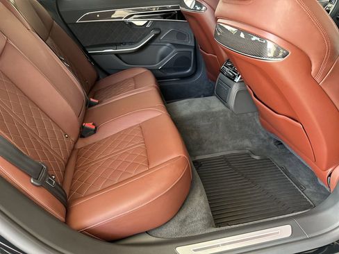 Used 2024 Audi S8 AWD/4WD image 35