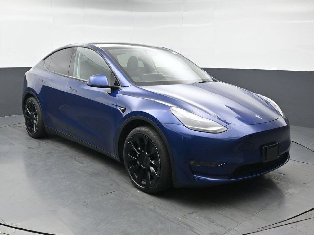Used 2023 Tesla Model Y Long Range AWD/4WD image 1