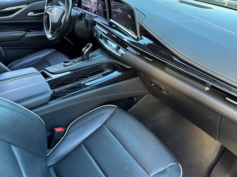 Used 2021 Cadillac Escalade ESV Sport w/ Driver Assist Tech Package image 15