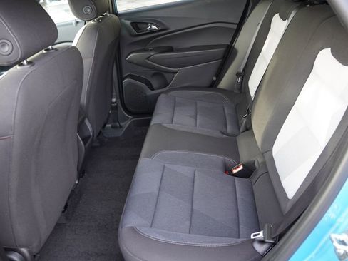 Certified 2025 Chevrolet Trax RS w/ Sunroof Package image 18